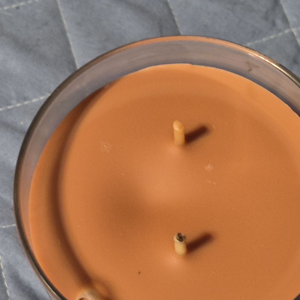 Yankee Candle Spiced Pumpkin with Orange and Brown Accents - Picture 3 of 3